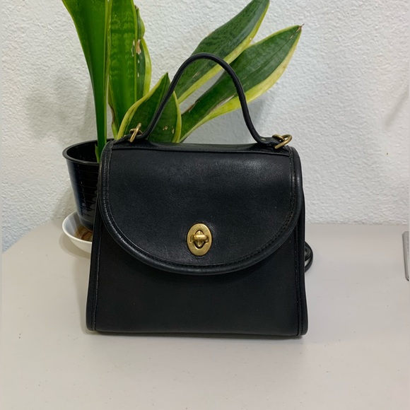Handbags - 💕👜Vintage Coach Regina Handbag Crossbody Bag